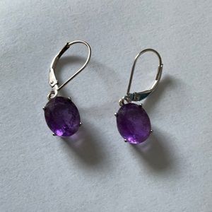 White 14 carat gold leverback earrings with amethyst